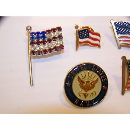 MIXED LOT OF HAT PINS - US NAVY AMERICAN FLAGS
