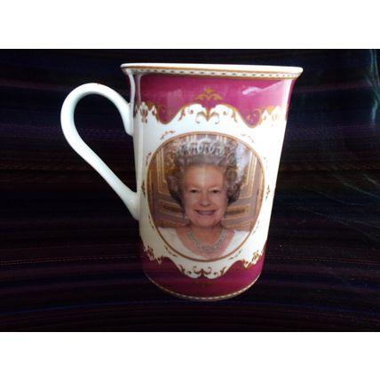 Diamond Jubilee Queen Elizabeth II Mug Royal Crest Fine Bone China 2012