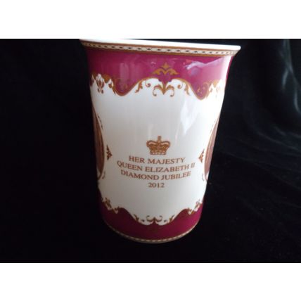 Diamond Jubilee Queen Elizabeth II Mug Royal Crest Fine Bone China 2012