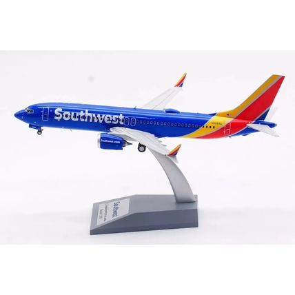 B737-8 SOUTHWEST AIRLINES REG: N8889Q W/STAND - INFLIGHT 200 IF738MSW0924 1/200