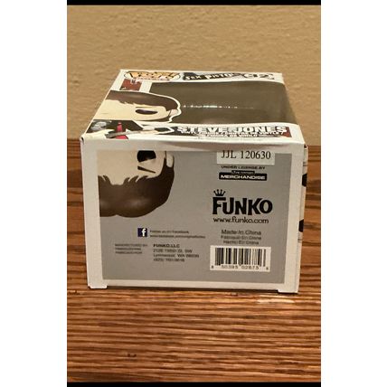 Funko Pop! Rocks: Sex Pistols - Steve Jones #32 Limited Figure (Box & Protector)