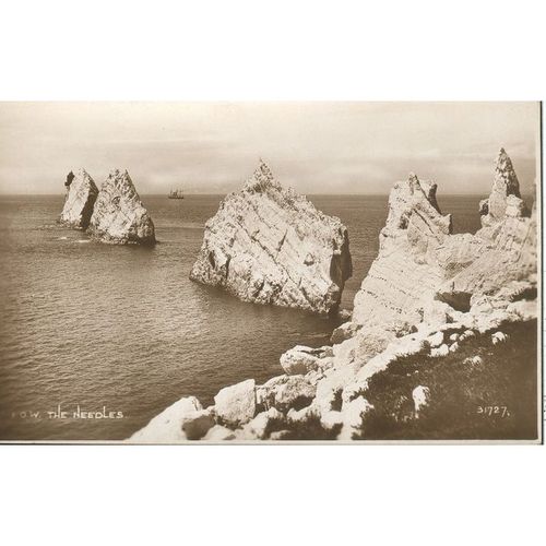 IOW Postcard - The Needles - Isle Of Wight c1920's - Photochrom Co Ltd 31727