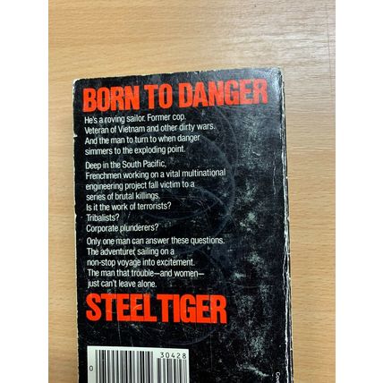 1983 STIRLING SILLIPHANT "STEEL TIGER" FICTION USA PAPERBACK BOOK (P2)