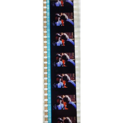 Pk GEB - Z - MIX - E 0116l . 1 STRIP OF 5 - 35MM FILM CELLS. ( SHINE A LIGHT )