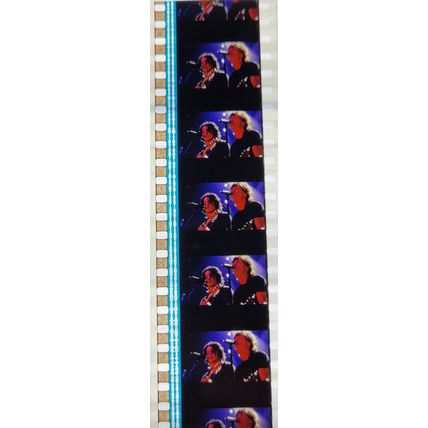 Pk GEB - Z - MIX - f 0136F . 1 STRIP OF 5 - 35MM FILM CELLS. ( SHINE A LIGHT )
