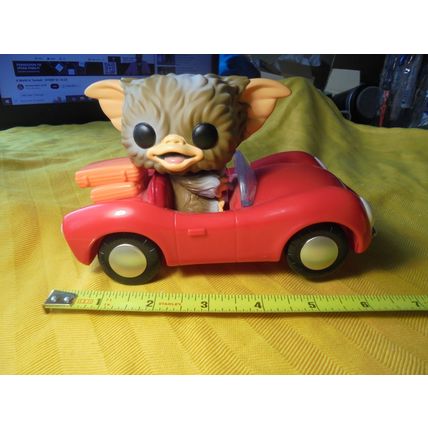 Funko Pop Hot Topic EXCLUSIVE! GREMLINS - GIZMO In Red Corvette!! #71 ! $25.00