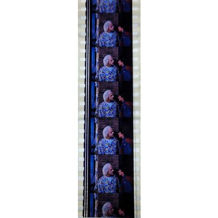 Pk DAU - C - MIX - A 006f . - 1 STRIP OF 5 - 35MM FILM CELLS. ( BTTF2 )