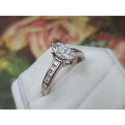 Marquise Solitaire Ring Made With Swarovski Zirconia Sz R½ Platinum 925 Silver
