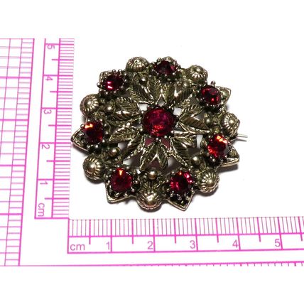 VINTAGE 1970-s Large Pewter Silvertone & Red Rhinestone Floral Cluster BROOCH.