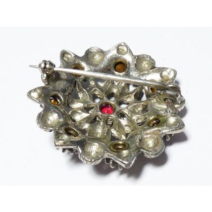 VINTAGE 1970-s Large Pewter Silvertone & Red Rhinestone Floral Cluster BROOCH.