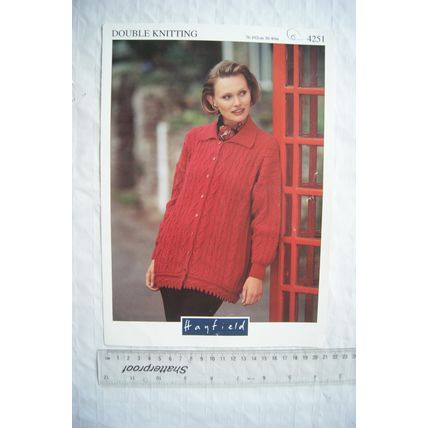 Vintage: Hayfield 4251 jacket, DK, 30-40 inch, 76-102 cm