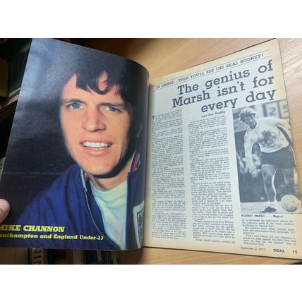 GOAL MAGAZINE #210 2 SEPT 1972 UK FOOTBALL MAGAZINE - SPURS TEAM POSTER (LL)