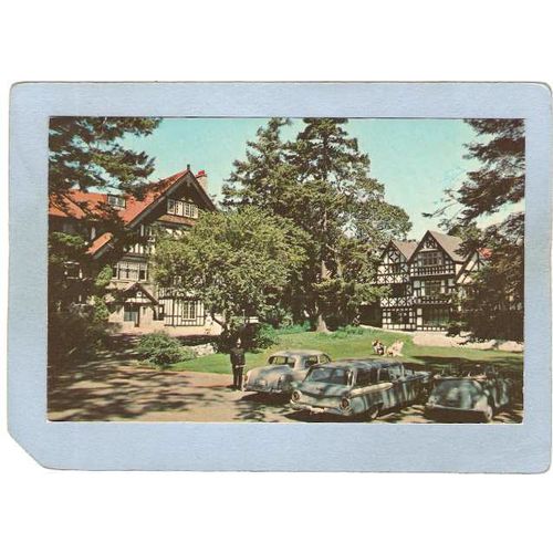 CAN Victoria Postcard Olde English Vilage Olde English Inn can_box1~204