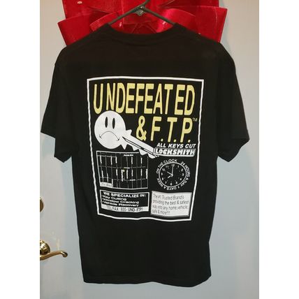 UNDEFEATED & FTP LOCKSMITH KEY LOGO BLACK TEE T SHIRT ~MEN'S MEDIUM RARE