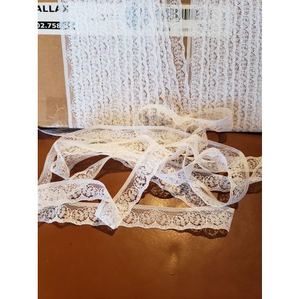 Vintage Lace Trim - Ivory 7/8" x 12 Yards