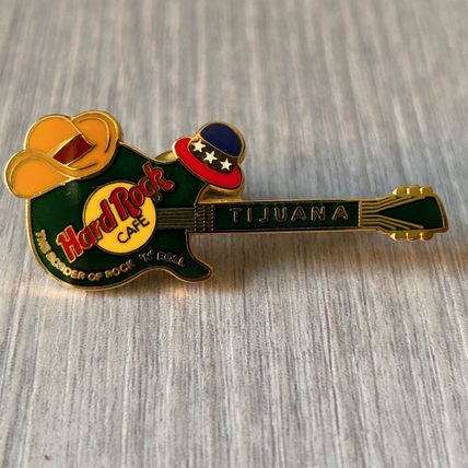 Hard Rock Cafe Tijuana Border Rock & Roll Cowboy Hat guitar HRC Mini Pin VGC