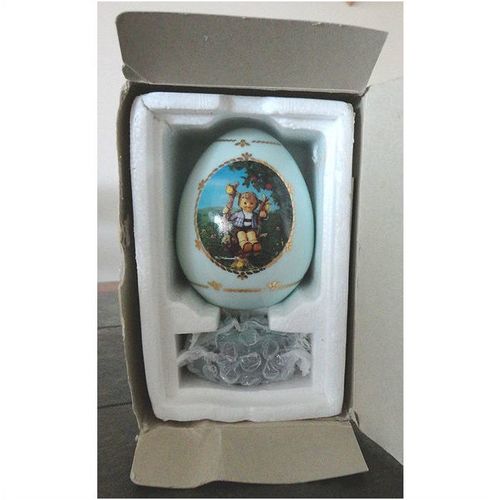 Porcelain egg Apple Tree Boy 1993 M. I. Hummel Danbury Mint vintage collectible