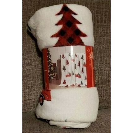 CHRISTMAS PLUSH THROW BLANKET~NEW~CLASSIC CHRISTMAS TREE ON WOODY TRUCK 50X60
