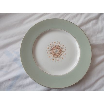 PLATE / W.H GRINDLEY SATIN WHITE PLATE (24/01)
