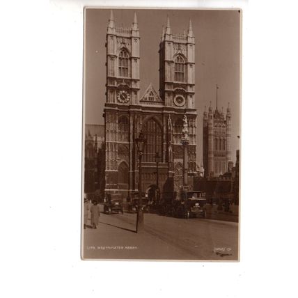 REAL PHOTOGRAPHIC POSTCARD OF WESTMINSTER ABBEY LONDON WITH OLD TAXIS (3886)
