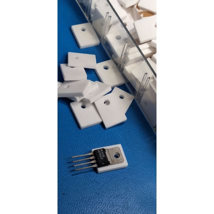 TO-220 Alumina Ceramic Thermal Conductivity Insulator