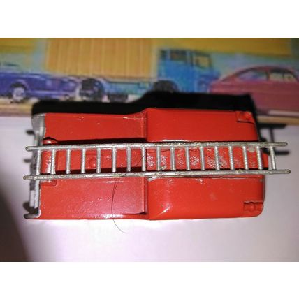 Matchbox - No9 Fire Truck - original box