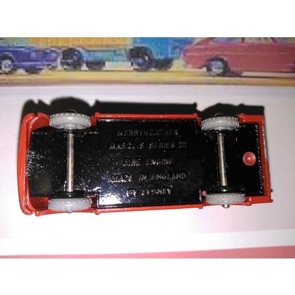 Matchbox - No9 Fire Truck - original box