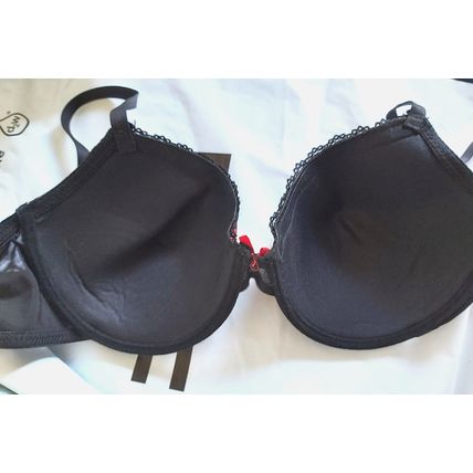 T-Shirt Bra black red Sexy padded lace lingerie 36C underwired 80C