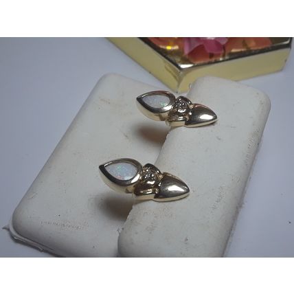 6X4mm Natural Pear Cut Opal & Diam 10Kt Yellow Gold Polished Bezel Earrings16409