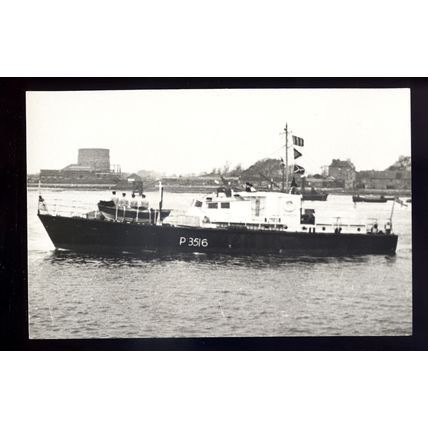 na0935 - Royal Navy Warship - HMS P3516 - photograph