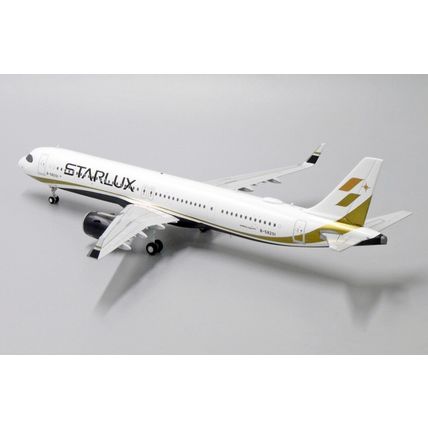 A321NEO STARLUX REG: B-58201 WITH STAND - JC WINGS EW221N001 1/200