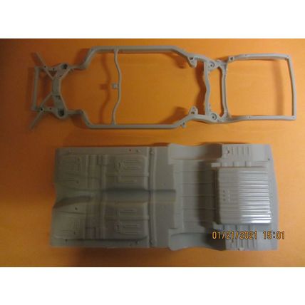 AMT 1/25 Scale 1967 Chevy Impala Chassis plus Interior Tub