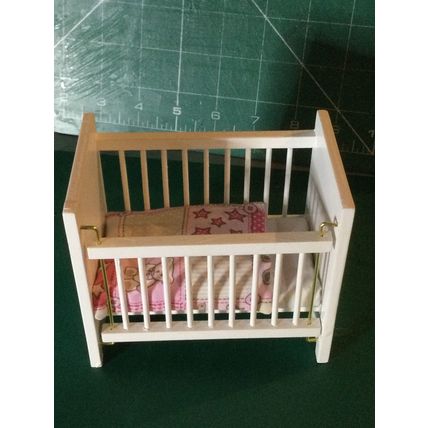 White Dropside Cot Pink Patchwork Bedding 1:12th Dolls House Miniature