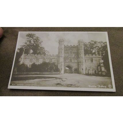 Sussex Photographic Co Postcard - Gateway, Battle Abbey -Nr Hastings, Sussex