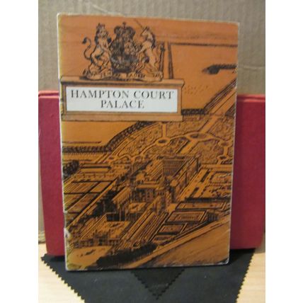 HAMPTON COURT PALACE.. 40 page guide book 1971