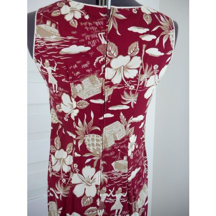 Dress by Young Hawaii USA Sz Medium Beautiful design and tropical beauty