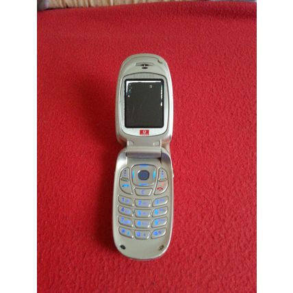 Samsung e310 phone for sale all defective!