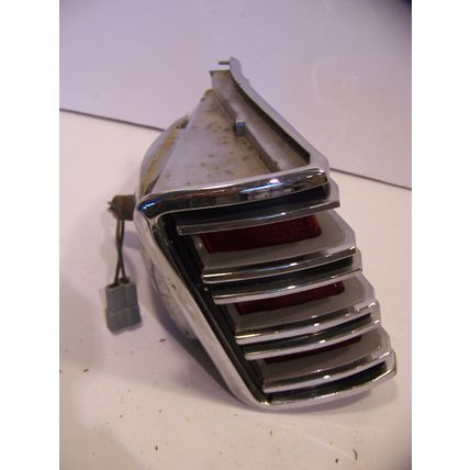1967 CHRYSLER TOWN & COUNTRY WAGON COMPLETE LH TAILLIGHT OEM