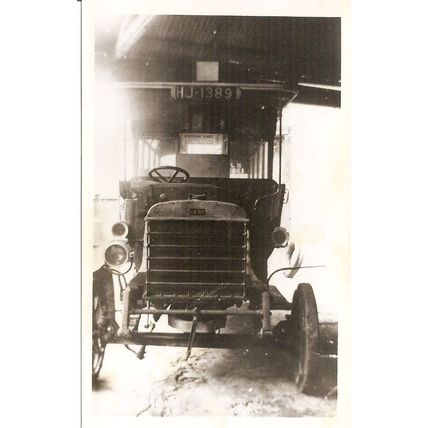 Black & White Photo of Westcliff-on-Sea Motor Services Ltd - HJ 1389 ex L.G.O.C.