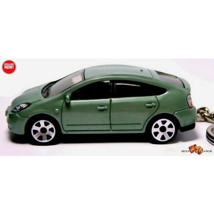 RARE KEYCHAIN GREEN TOYOTA PRIUS HYBRID CUSTOM Ltd Ed GREAT GIFT NOVELTY