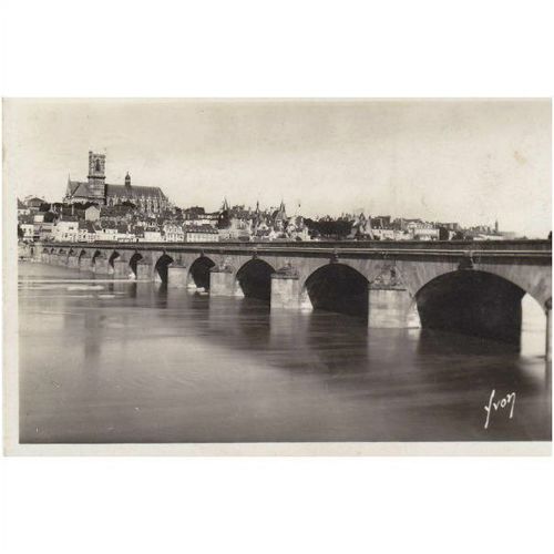 B&W Postcard - The Bridge over the Loire & Cathedral Nevers, France Yvon 1048