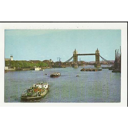 LONDON Pool Of London Postcard by Gift Sales (AL 11)