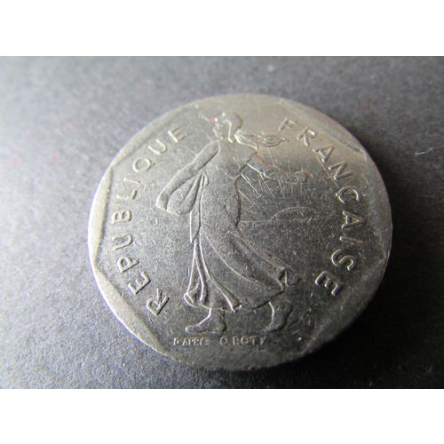 1982 FRANCE TWO FRANCS - COIN - 3 FREE POST. AO
