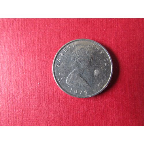 1975 QUEEN ELIZABETH II ISLE OF MAN FIVE NEW PENCE. AI