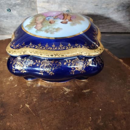 Vintage Imperia Limoges French Cobalt 22K GOLD Trinket Box W/ Courting Couple