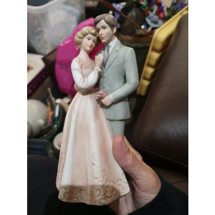 Enesco Treasured Memories Courting