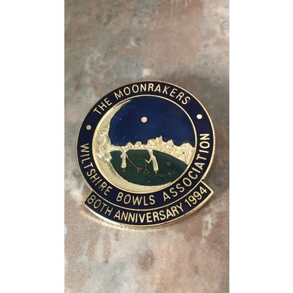 Moonrakers Wiltshire 1994 80th anniversary bowling bowls badge