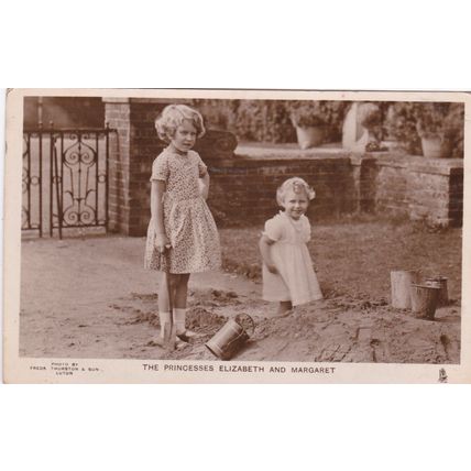 B107 THE PRINCESSES ELIZABETH AND MARGARET