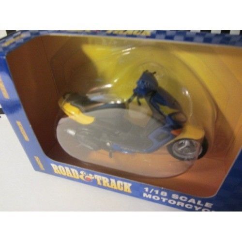 1/18 SCALE MAISTO ROAD & TRACK PEUGEOT SCOOTER MOTORCYCLE