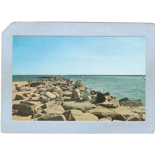 Rhode Island Galilee Summer Visitors On The Breakwater~459